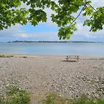 2 Bedroom Awesome In Σπίτι διακοπών *