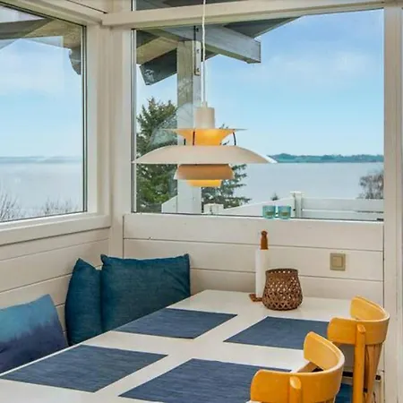 2 Bedroom Awesome In *