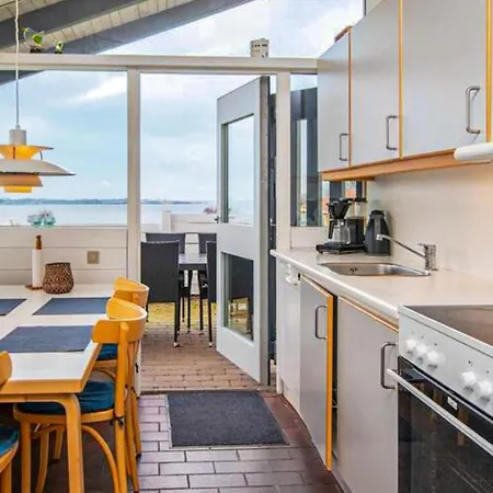 2 Bedroom Awesome In *