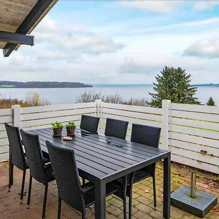 2 Bedroom Nice Home In Aabenraa Обенро