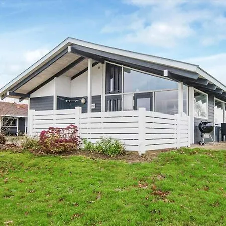 2 Bedroom Nice Home In Aabenraa *