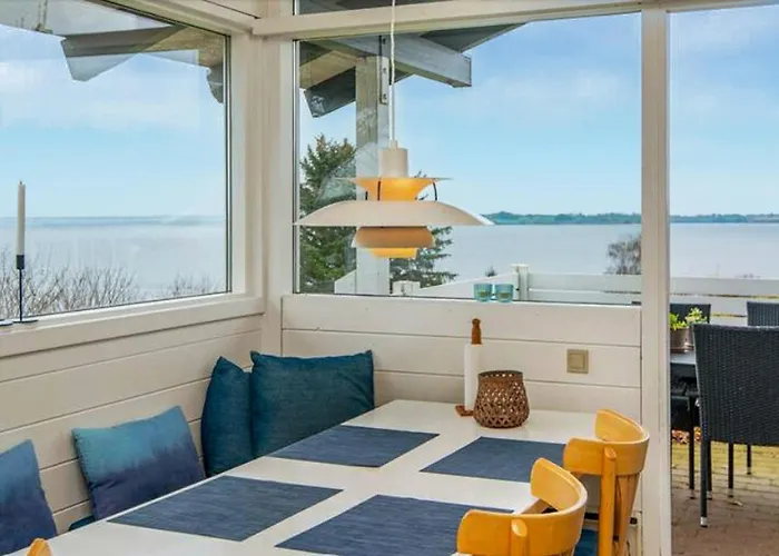 2 Bedroom Awesome In *